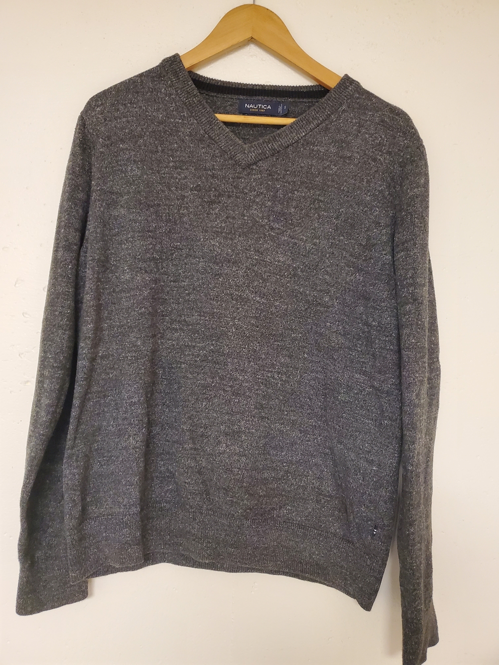 Nautica Men's Heather Charcoal V-Neck Sweater